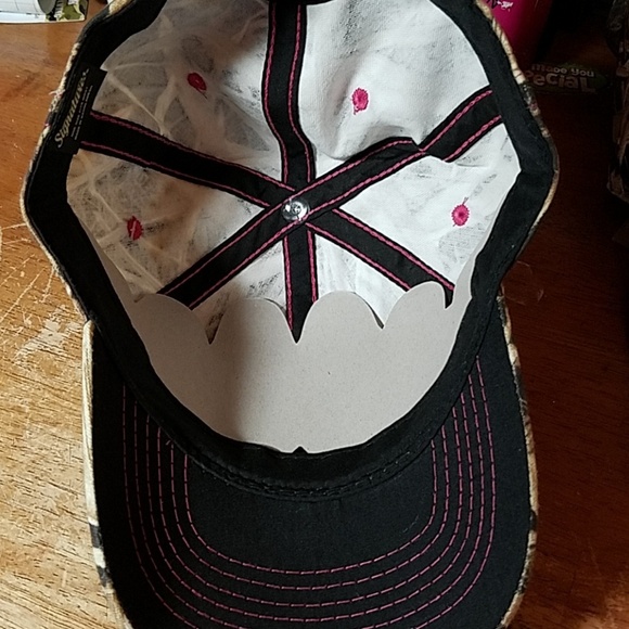 Mossy Oak Camouflage Pink Accents Baseball Cap NWT - Picture 3 of 6